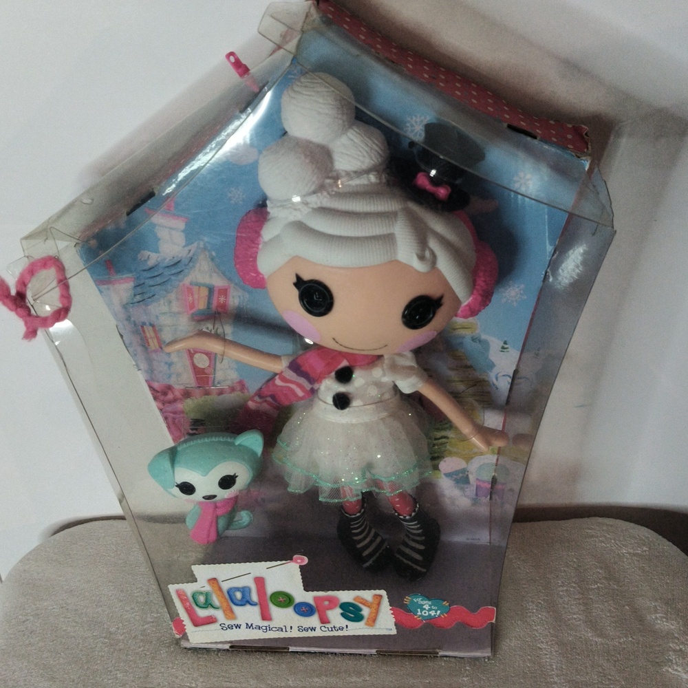 Lalaloopsy Winter Snowflake Full Size 12" Doll And Pet Husky New In Box, Rare - Picture 2 of 14